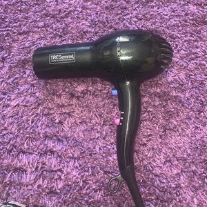 Tresseme hair dryer